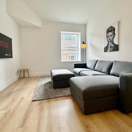 Fountain Apartment No 1 With Free Parking Йорк Екстер'єр фото